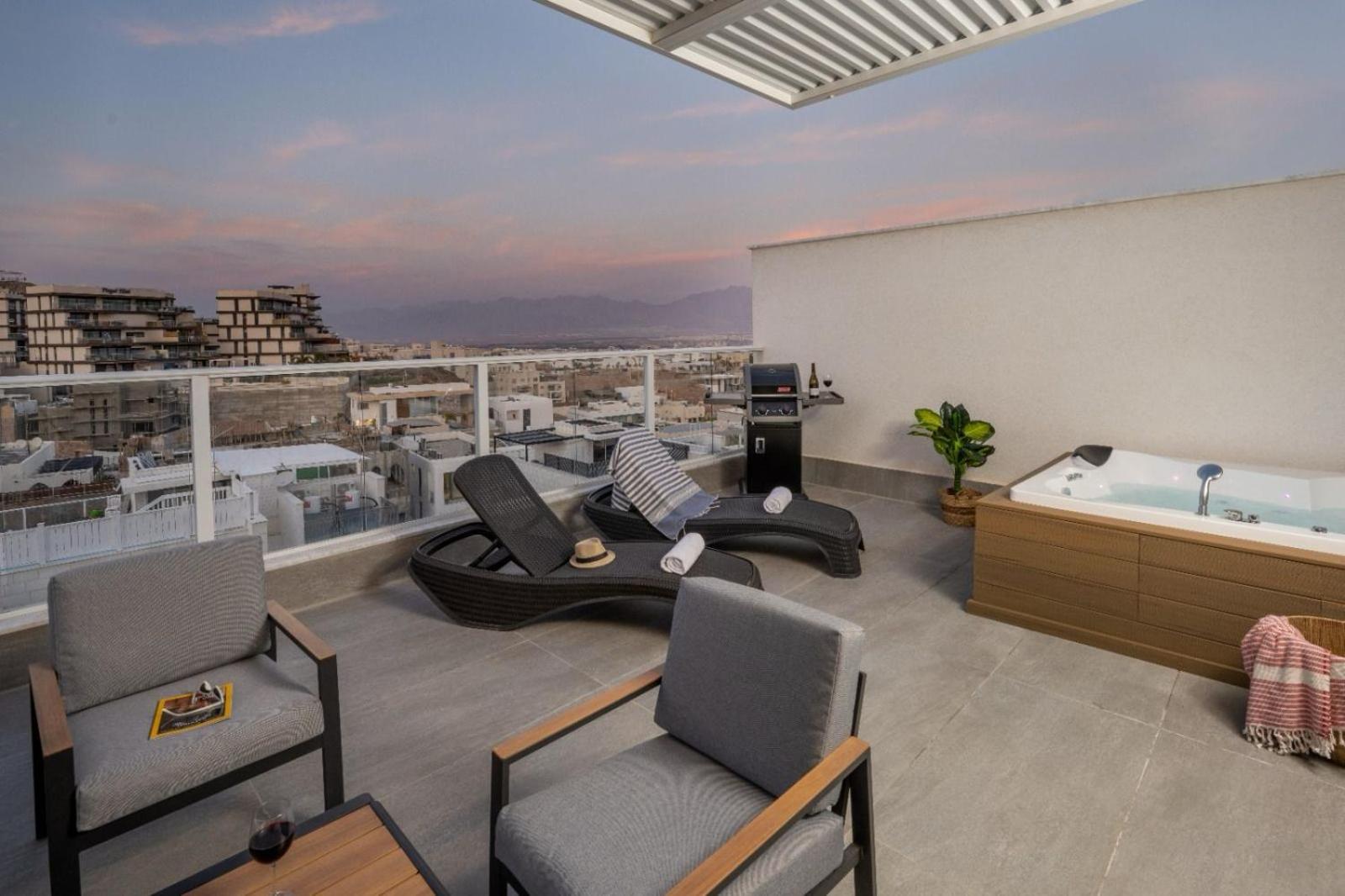 Mountain And Sea View - Penthouse With Private Pool Διαμέρισμα Ελάτ Εξωτερικό φωτογραφία